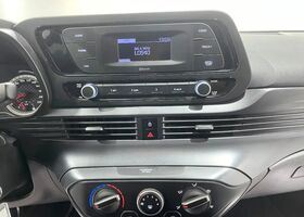 Хендай і20 2021 у Європі на Automoto.ua Білий Хендай і20, об'ємом двигуна 1.25 л та пробігом 86 тис. км за 13984 $, фото 10 на Automoto.ua