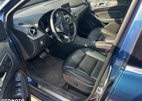 Мерседес Б-клас 2013 у Європі на Automoto.ua Синій Мерседес Б-клас, об'ємом двигуна 1 л та пробігом 122 тис. км за 6756 $, фото 21 на Automoto.ua