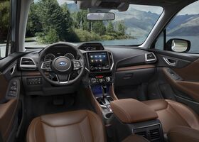 Руль и панель приборов нового Subaru Forester 2021