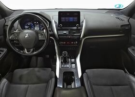 Міцубісі Eclipse Cross 2022 у Європі на Automoto.ua Білий Міцубісі Eclipse Cross, об'ємом двигуна 2.36 л та пробігом 62 тис. км за 25195 $, фото 5 на Automoto.ua