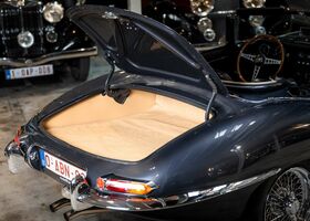 Сірий Ягуар E-Type, об'ємом двигуна 4.2 л та пробігом 15 тис. км за 129171 $, фото 11 на Automoto.ua