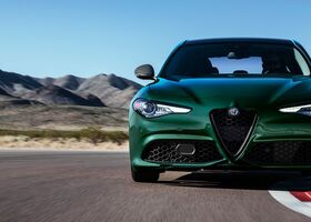 Огляд нової машини Alfa Romeo Giulia 2021
