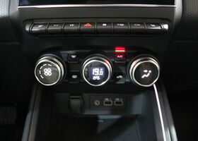 Мицубиси Кольт 2023 в Европе на Automoto.ua Красный Мицубиси Кольт, объемом двигателя 1.6 л и пробегом 16 тыс. км за 27851 $, фото 20 на Automoto.ua