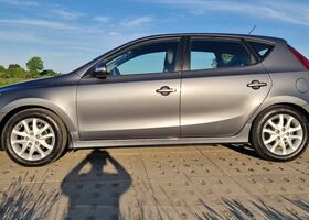 Хендай i30, объемом двигателя 1.4 л и пробегом 181 тыс. км за 4514 $, фото 9 на Automoto.ua