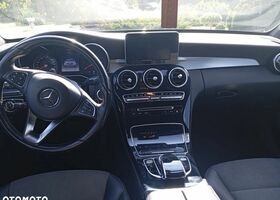 Мерседес Ц-Клас 2014 у Європі на Automoto.ua Білий Мерседес Ц-Клас, об'ємом двигуна 2.14 л та пробігом 210 тис. км за 13076 $, фото 4 на Automoto.ua