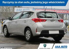 Тойота Аурис, объемом двигателя 1.6 л и пробегом 126 тыс. км за 9503 $, фото 4 на Automoto.ua