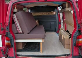 Фольксваген Transporter 2005 в Европе на Automoto.ua Красный Фольксваген Transporter, объемом двигателя 0 л и пробегом 379 тыс. км за 1755 $, фото 2 на Automoto.ua