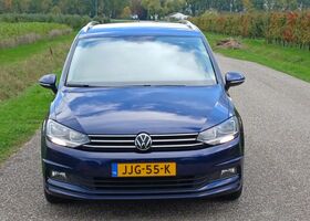 Фольксваген Туран 2020 в Европе на Automoto.ua Синий Фольксваген Туран, объемом двигателя 1.5 л и пробегом 110 тыс. км за 29104 $, фото 3 на Automoto.ua