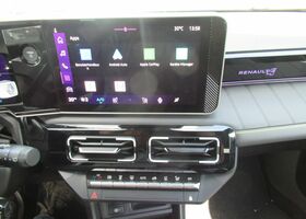 Рено R 4 2025 в Европе на Automoto.ua Зеленый Рено R 4, объемом двигателя 0 л и пробегом 2 тыс. км за 44111 $, фото 6 на Automoto.ua