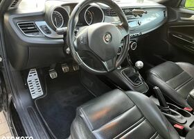 Альфа Ромео Джульетта 2012 в Европе на Automoto.ua Черный Альфа Ромео Джульетта, объемом двигателя 1 л и пробегом 317 тыс. км за 20900 $, фото 11 на Automoto.ua