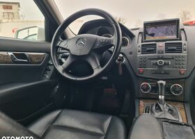 Мерседес Ц-Класс 2009 в Европе на Automoto.ua Белый Мерседес Ц-Класс, объемом двигателя 1 л и пробегом 213 тыс. км за 37900 $, фото 24 на Automoto.ua