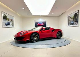 Феррари 488, объемом двигателя 3.9 л и пробегом 4 тыс. км за 736452 $, фото 10 на Automoto.ua