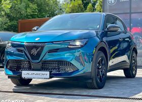 Альфа Ромео Джуниор 2025 в Европе на Automoto.ua Синий Альфа Ромео Джуниор, объемом двигателя 1 л и пробегом 2 тыс. км за 31453 $, фото 2 на Automoto.ua