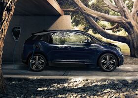 Сколько времени заряжается BMW i3 2021