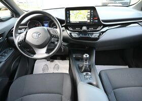 Тойота C-HR 2019 у Європі на Automoto.ua Тойота C-HR, об'ємом двигуна 1.2 л та пробігом 40 тис. км за 14889 $, фото 8 на Automoto.ua