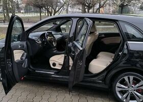 Мерседес Б-класс 2014 в Европе на Automoto.ua Черный Мерседес Б-класс, объемом двигателя 2.14 л и пробегом 237 тыс. км за 12107 $, фото 20 на Automoto.ua