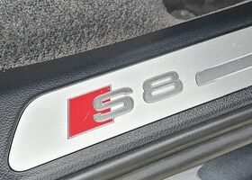 Ауді S8, об'ємом двигуна 3.99 л та пробігом 199 тис. км за 45140 $, фото 30 на Automoto.ua