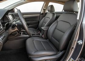 Hyundai Elantra 2019 на тест-драйве, фото 14