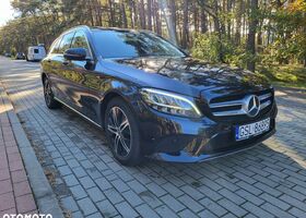 Мерседес Ц-Клас 2019 у Європі на Automoto.ua Чорний Мерседес Ц-Клас, об'ємом двигуна 1 л та пробігом 166 тис. км за 20073 $, фото 31 на Automoto.ua