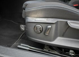 Фольксваген Пассат Вариант 2021 в Европе на Automoto.ua Серый Фольксваген Пассат Вариант, объемом двигателя 1.4 л и пробегом 141 тыс. км за 19355 $, фото 17 на Automoto.ua