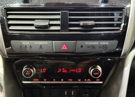 Міцубісі Eclipse Cross 2022 у Європі на Automoto.ua Червоний Міцубісі Eclipse Cross, об'ємом двигуна 2.36 л та пробігом 93 тис. км за 22219 $, фото 22 на Automoto.ua