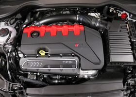 Моторный отсек новой Audi TT 2021 года