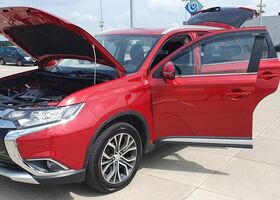 Мицубиси Аутлендер 2016 в Европе на Automoto.ua Мицубиси Аутлендер, объемом двигателя 2.27 л и пробегом 141 тыс. км за 74000 $, фото 31 на Automoto.ua