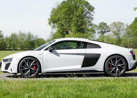 Сірий Ауді R8, об'ємом двигуна 5.2 л та пробігом 3 тис. км за 259243 $, фото 24 на Automoto.ua