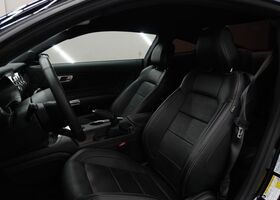 Черный Форд Мустанг, объемом двигателя 5.04 л и пробегом 14 тыс. км за 48602 $, фото 13 на Automoto.ua