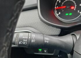 Дачия Логан 2021 в Европе на Automoto.ua Белый Дачия Логан, объемом двигателя 0.9 л и пробегом 141 тыс. км за 36900 $, фото 33 на Automoto.ua