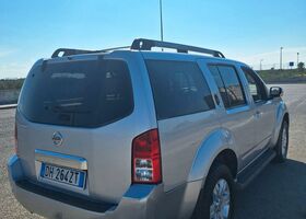 Ниссан Патфайндер 2007 в Европе на Automoto.ua Серебряный Ниссан Патфайндер, объемом двигателя 2.49 л и пробегом 250 тыс. км за 5490 $, фото 7 на Automoto.ua