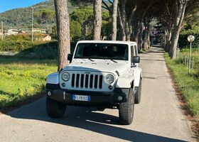 Джип Вранглер 2017 в Европе на Automoto.ua Белый Джип Вранглер, объемом двигателя 2.78 л и пробегом 111 тыс. км за 32200 $, фото 12 на Automoto.ua