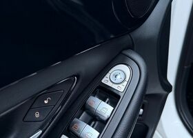 Мерседес Ц-Класс 2015 в Европе на Automoto.ua Белый Мерседес Ц-Класс, объемом двигателя 1 л и пробегом 280 тыс. км за 49900 $, фото 39 на Automoto.ua