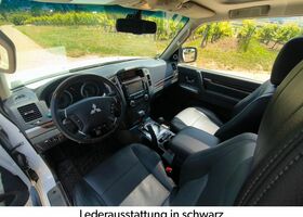 Міцубісі Паджеро 2016 у Європі на Automoto.ua Білий Міцубісі Паджеро, об'ємом двигуна 3.2 л та пробігом 51 тис. км за 41884 $, фото 8 на Automoto.ua