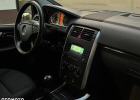 Мерседес Б-класс 2007 в Европе на Automoto.ua Черный Мерседес Б-класс, объемом двигателя 1 л и пробегом 284 тыс. км за 3124 $, фото 15 на Automoto.ua