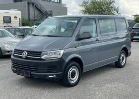 Серый Фольксваген Transporter T6, объемом двигателя 1.97 л и пробегом 180 тыс. км за 23650 $, фото 4 на Automoto.ua