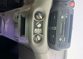 Ніссан Альмера Тіна 2003 у Європі на Automoto.ua Синій Ніссан Альмера Тіна, об'ємом двигуна 1.77 л та пробігом 41 тис. км за 2890 $, фото 8 на Automoto.ua
