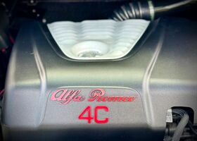 Альфа Ромео 4Ц, об'ємом двигуна 1.74 л та пробігом 25 тис. км за 71178 $, фото 17 на Automoto.ua