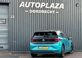 Фольксваген ID.3 2020 в Европе на Automoto.ua Зеленый Фольксваген ID.3, объемом двигателя 0 л и пробегом 104 тыс. км за 18379 $, фото 9 на Automoto.ua