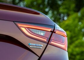 Гибридный седан Honda Insight 2021