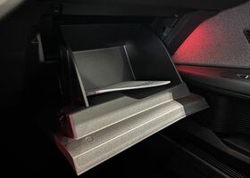 Рено R 4 2025 в Европе на Automoto.ua Серый Рено R 4, объемом двигателя 0 л и пробегом 10 тыс. км за 41438 $, фото 32 на Automoto.ua