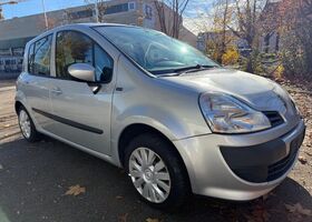 Рено Модус 2012 у Європі на Automoto.ua Срібний Рено Модус, об'ємом двигуна 1.15 л та пробігом 58 тис. км за 4076 $, фото 1 на Automoto.ua