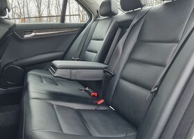 Мерседес Ц-Класс 2009 в Европе на Automoto.ua Белый Мерседес Ц-Класс, объемом двигателя 1 л и пробегом 213 тыс. км за 37900 $, фото 22 на Automoto.ua