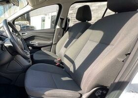 Форд Си-Макс 2019 в Европе на Automoto.ua Форд Си-Макс, объемом двигателя 0 л и пробегом 64 тыс. км за 11990 $, фото 6 на Automoto.ua