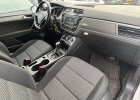 Фольксваген Туран 2016 у Європі на Automoto.ua Білий Фольксваген Туран, об'ємом двигуна 1.97 л та пробігом 119 тис. км за 14566 $, фото 2 на Automoto.ua