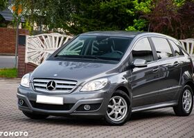 Мерседес Б-класс 2009 в Европе на Automoto.ua Серый Мерседес Б-класс, объемом двигателя 1 л и пробегом 219 тыс. км за 4819 $, фото 15 на Automoto.ua