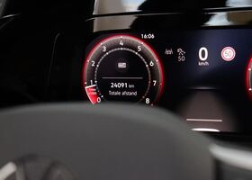 Фольксваген Гольф ГТІ 2025 у Європі на Automoto.ua Сірий Фольксваген Гольф ГТІ, об'ємом двигуна 1.98 л та пробігом 24 тис. км за 60431 $, фото 11 на Automoto.ua