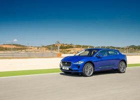 Jaguar I-Pace 2020 года выпуска вид в профиль