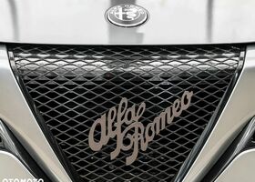 Альфа Ромео Джуниор 2025 в Европе на Automoto.ua Серый Альфа Ромео Джуниор, объемом двигателя 1 л и пробегом 350 тыс. км за 34601 $, фото 10 на Automoto.ua