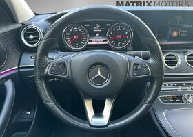 Сірий Мерседес E 250, об'ємом двигуна 1.99 л та пробігом 105 тис. км за 26982 $, фото 18 на Automoto.ua